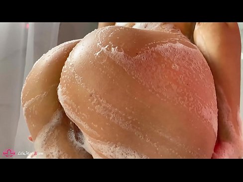 ❤️ Brunette pussy bibragailuarekin masturbatzen du dutxan orgasmo bizia lortzeko ❤❌ Pornografia besterik ez gugan ❌️